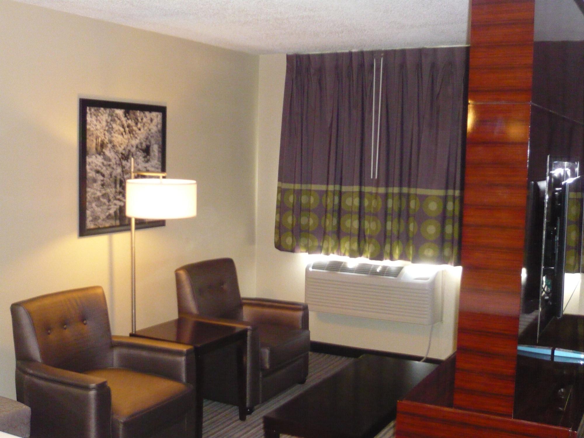 Super 8 By Wyndham Copley Akron Exterior photo